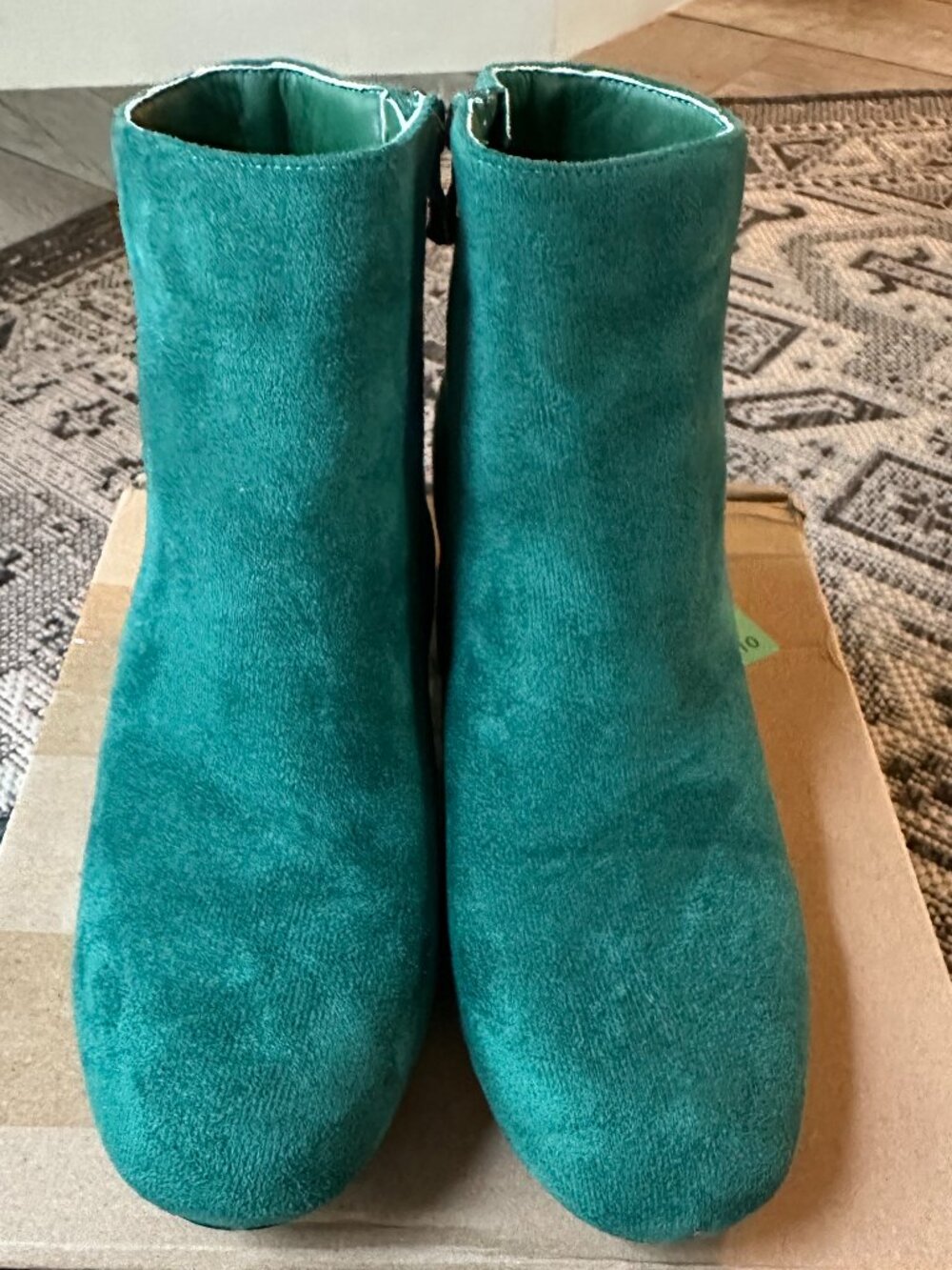 Vintage Mod Emerald Green Faux Suede Block Heel Ankle Boots 7.5